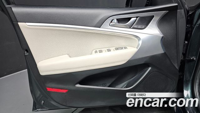 Genesis G70 2023 — photo 14