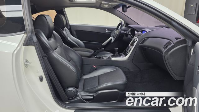 Hyundai Genesis 2010 — photo 17