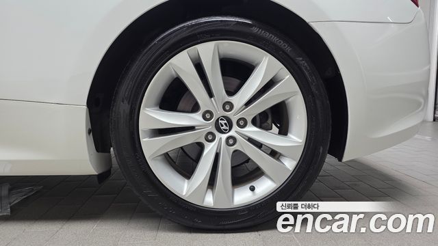 Hyundai Genesis 2010 — photo 7