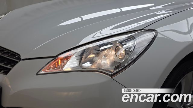 Hyundai Genesis 2010 — photo 8