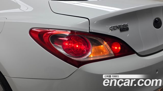 Hyundai Genesis 2010 — photo 9