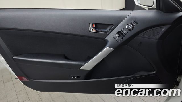 Hyundai Genesis 2010 — photo 14