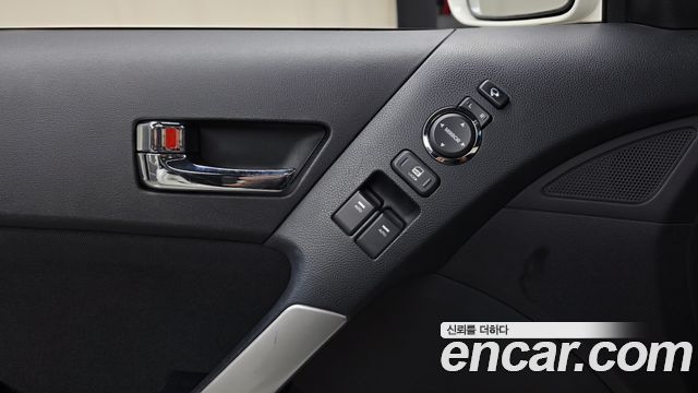 Hyundai Genesis 2010 — photo 28