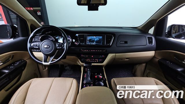 Kia Canival 2019 — photo 10