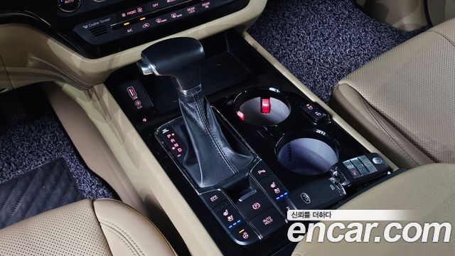 Kia Canival 2019 — photo 12