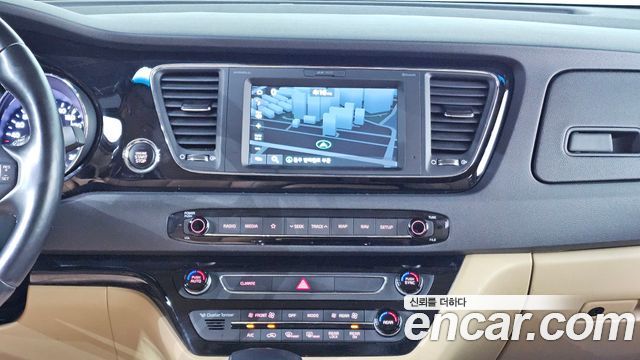 Kia Canival 2019 — photo 21