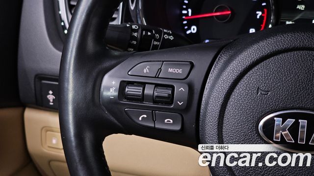 Kia Canival 2019 — photo 23