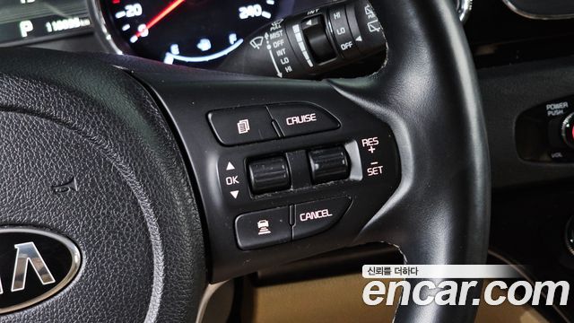 Kia Canival 2019 — photo 24