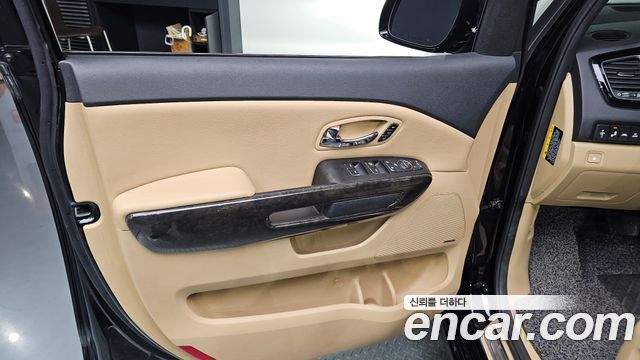 Kia Canival 2019 — photo 14