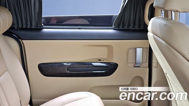 Kia Canival 2019 — photo 15