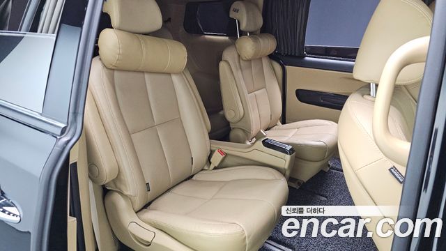 Kia Canival 2019 — photo 16