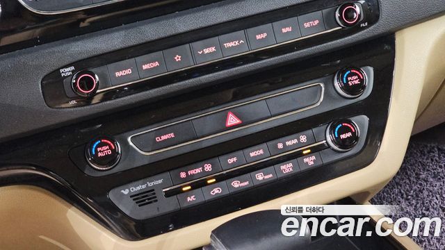 Kia Canival 2019 — photo 31