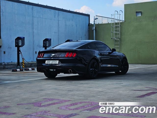 Ford Mustang 2017 — photo 18