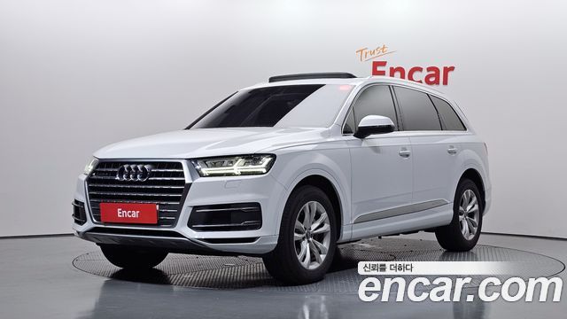 Audi Q7 2019 — photo 1