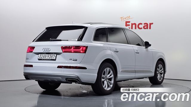 Audi Q7 2019 — photo 2