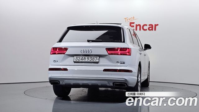 Audi Q7 2019 — photo 4