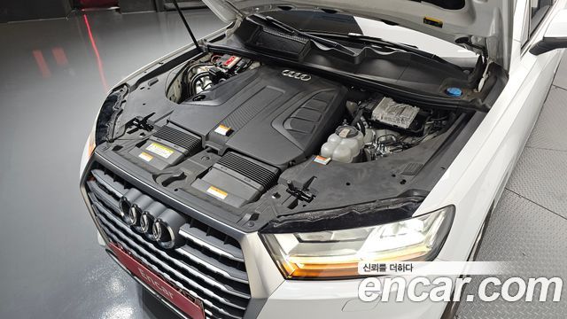 Audi Q7 2019 — photo 6
