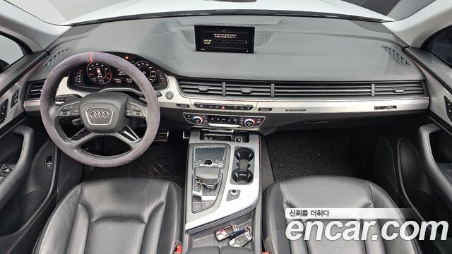 Audi Q7 2019 — photo 10