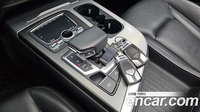 Audi Q7 2019 — photo 12