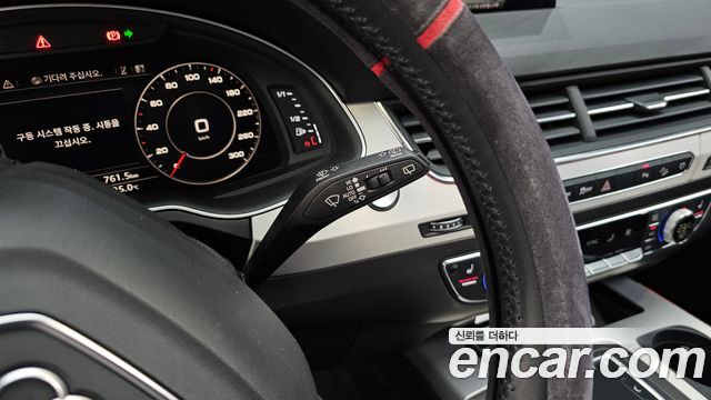 Audi Q7 2019 — photo 24