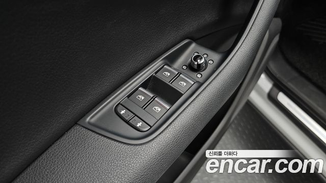 Audi Q7 2019 — photo 26