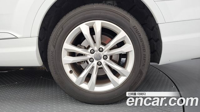Audi Q7 2019 — photo 7