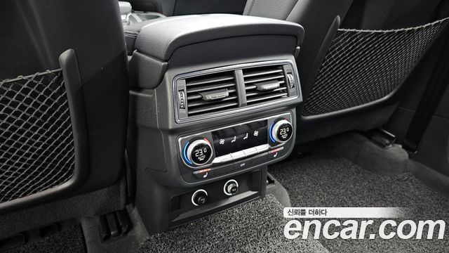 Audi Q7 2019 — photo 27