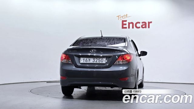 Hyundai Accent 2012 — photo 4