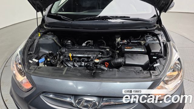 Hyundai Accent 2012 — photo 6