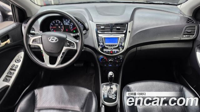Hyundai Accent 2012 — photo 10
