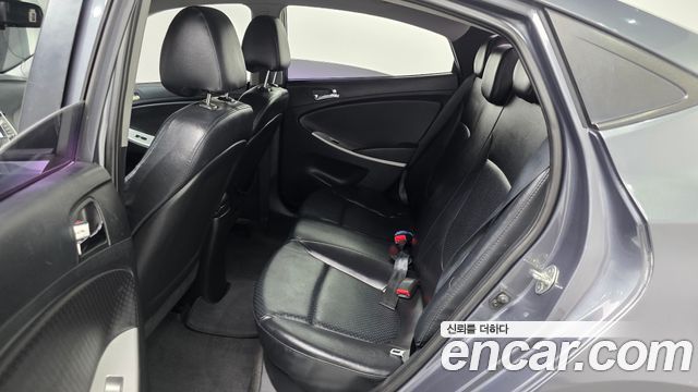 Hyundai Accent 2012 — photo 18