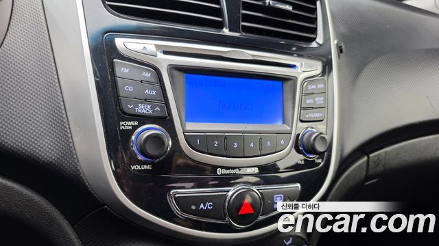 Hyundai Accent 2012 — photo 20
