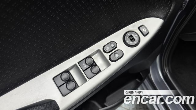 Hyundai Accent 2012 — photo 25