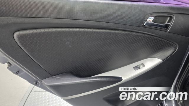 Hyundai Accent 2012 — photo 15