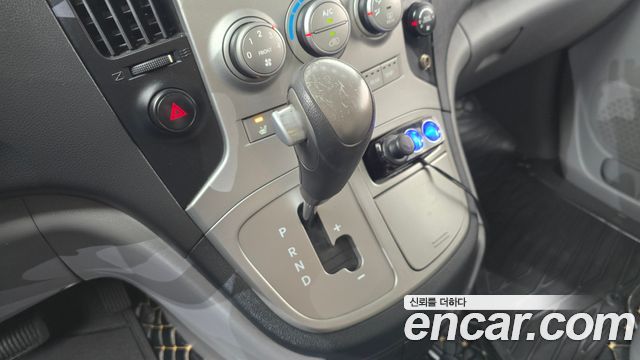 Hyundai Starex 2011 — photo 12