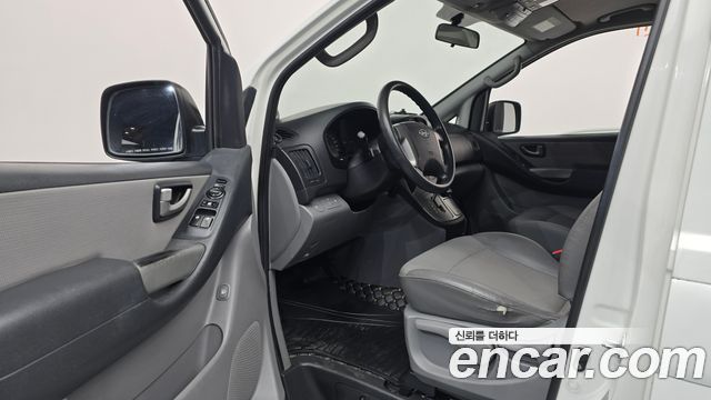Hyundai Starex 2011 — photo 13
