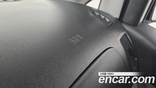 Hyundai Starex 2011 — photo 17