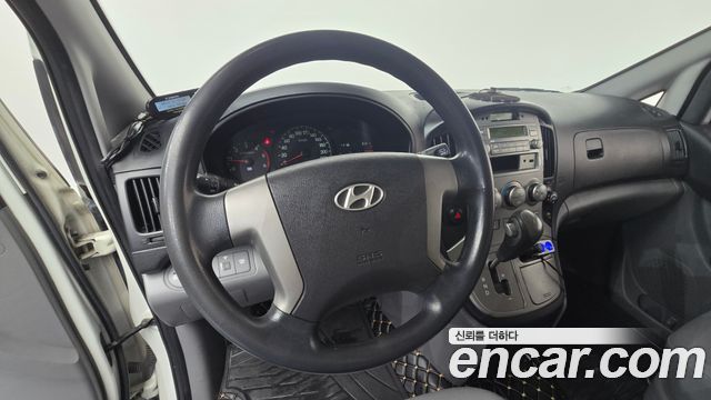 Hyundai Starex 2011 — photo 18