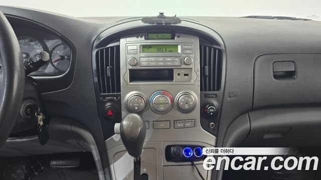 Hyundai Starex 2011 — photo 19