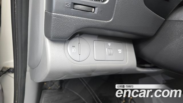 Hyundai Starex 2011 — photo 21