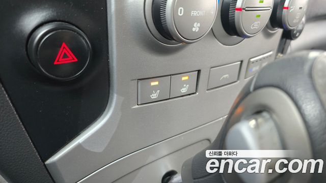 Hyundai Starex 2011 — photo 25