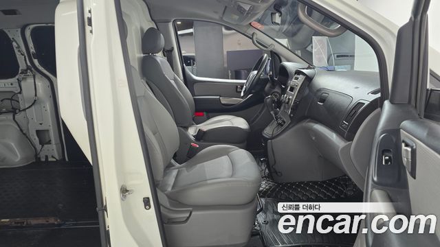 Hyundai Starex 2011 — photo 16