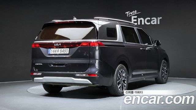 Kia Canival 2022 — photo 2