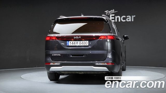 Kia Canival 2022 — photo 4