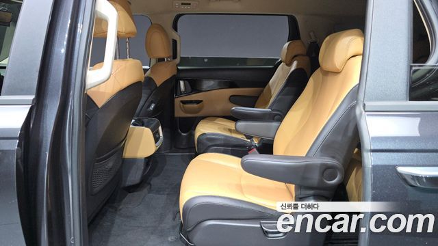 Kia Canival 2022 — photo 18