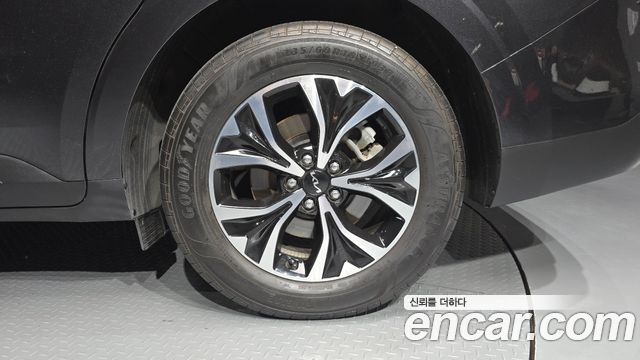 Kia Canival 2022 — photo 7