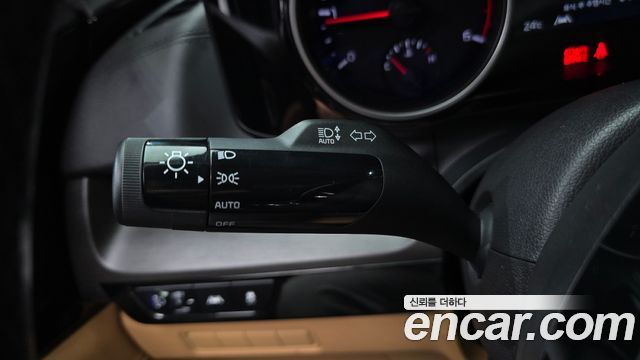 Kia Canival 2022 — photo 30