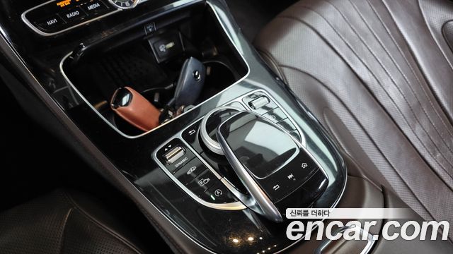 Mercedes-Benz CLS-Class 2019 — photo 24