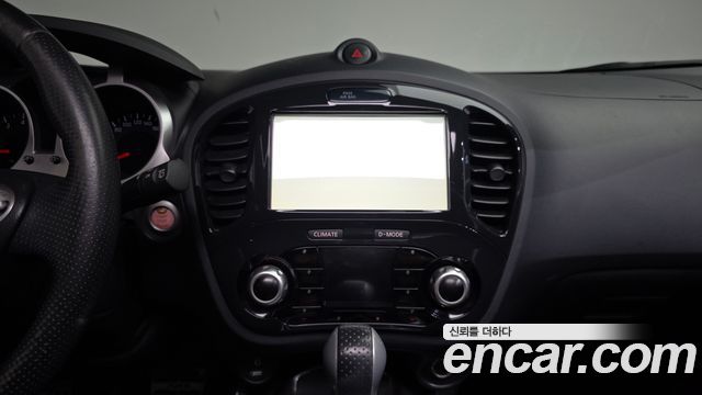 Nissan Juke 2014 — photo 14