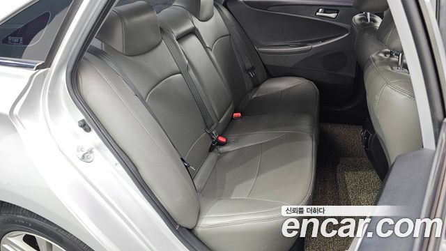 Hyundai Sonata 2014 — photo 25